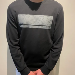 Boss tröja endast testad  - Boss tröja strl s/m