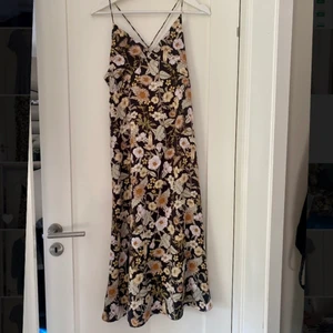 Klänning - Klänning - H&M - S - prislappen är kvar