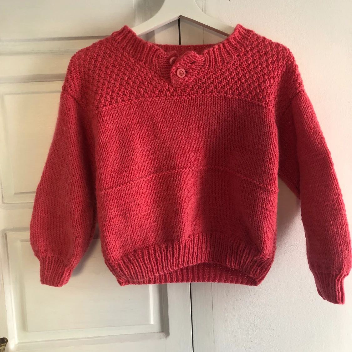 Gullig stickad sweater