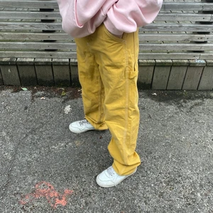 uo baggy jeans  - mustard-colored jeans, perfect condition (unused). can be used both low- and high-waisted. size is W26 :) the buyer pays for shipping, however, if u buy multiple items I can either offer u a discount or cover the shipping myself :)