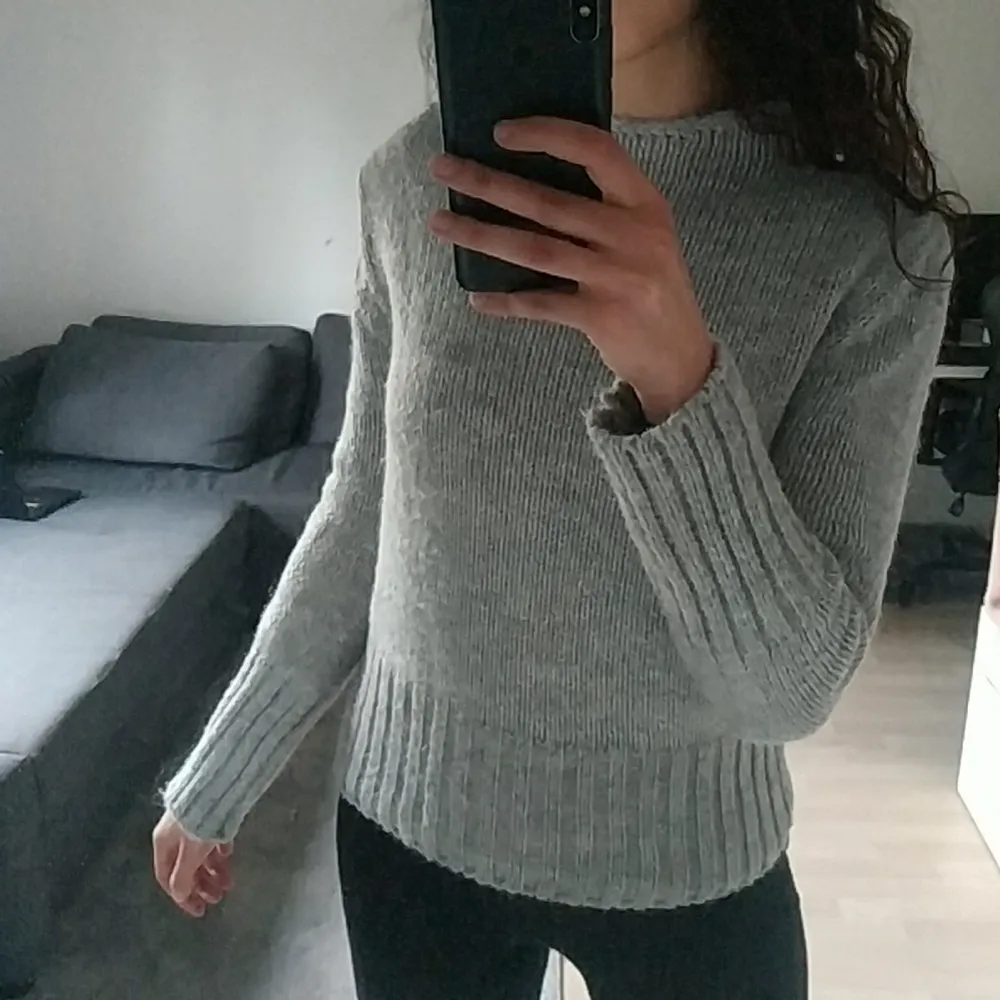 Zara Knit stickad tröja, grå, S. Stickat.