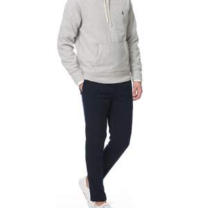 säljer Ralph Lauren hoodie knappt anvånd, bra skick och inga defekter.