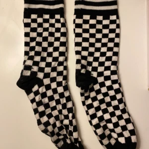 strumpor  - rutiga strumpor från h&m, aldrig använda 