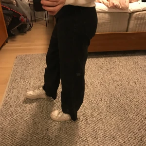 Svarta jeans  - Svarta jeans från lager 157 storlek xs