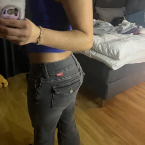 Snygga jeans - Jättesnygga populära jeans ifrån hm. Säljer då dom är förstora. Använda fåtal gånger.