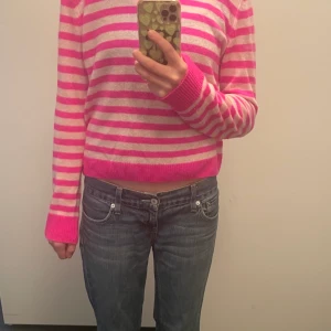 From future tröja  - Jättefin och superskönt tröja ifrån from future! I bra skick och 100 % Kashmir. Pris kan diskuteras!