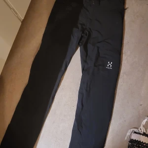 Haglöfs byxor - Är storleken L passar en M