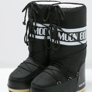 Moon boots  - Super fina moon boots i fint skick storlek 35-38. Nypris 1495kr 