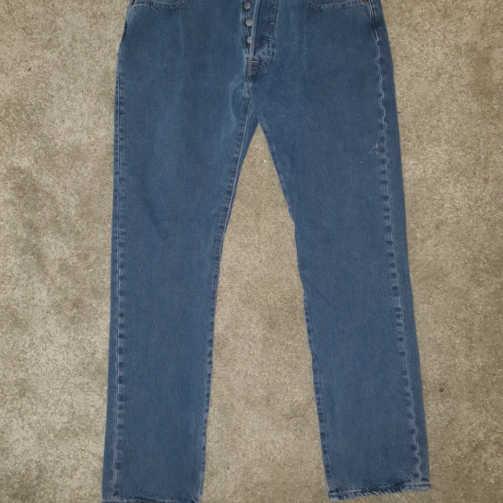 Ett par nästan oanvända Levi's jeans W: 34 L: 30 Köpare står för frakt!. Jeans & Byxor.