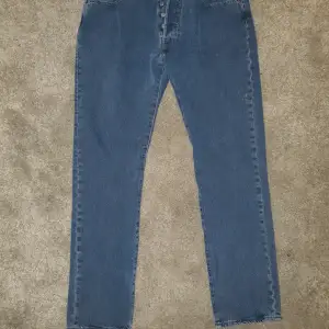 Ett par nästan oanvända Levi's jeans W: 34 L: 30 Köpare står för frakt!