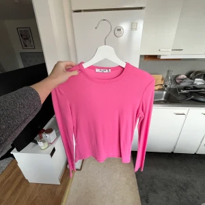 Rosa topp från Nakd.💗 - Använd 1 gång. Superfin och bekväm. 