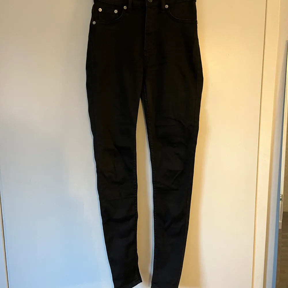 Svarta jeans från lgaer 157, använda fåtal gånger så de är i bra skick. Jeans & Byxor.