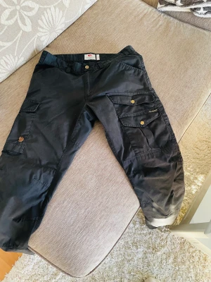 Fjällrävenbyxor  - Tänkte sälja mina fjällräven byxor för att jag har gått ner i vikt  Brallor tvättat o vaxat 