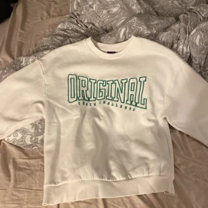 Tröja  - Tröja från Gina tricot 