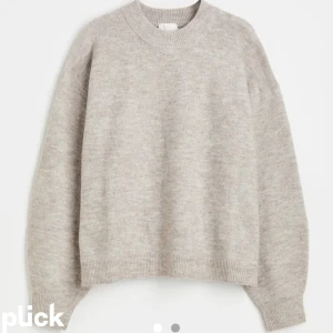 stickad tröja  - fin stickad tröja från hm i stl S💗säljer för 250+frakt💛