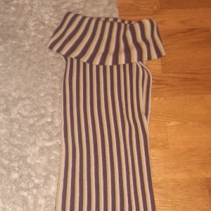 Linne - Fint långt linne med lång bred hals som kan dras ner över axlarna 💕