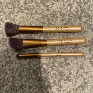 Smink borstar  - Säljer dessa då dom inte kommer till användning har använt Max 3 gånger och dom är självklart tvättade priset är för alla 