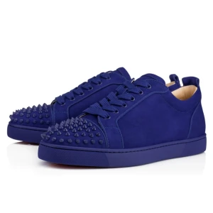 Loubs  - Vi har blåa loubs i storlek 40-45. Kontakta oss vid några frågor men budgivning börjar på 2400 och köpa direkt 2900. Avslutas 28 januari