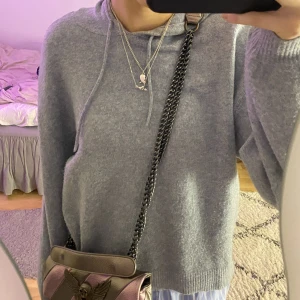 Stickad hoodie  - Stickad hoodie från zalando i storlek M☺️ 