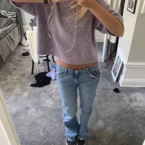 Blåa jeans - Lånad första bild. Ett år jättefina jeans från zara som knappt är använda.