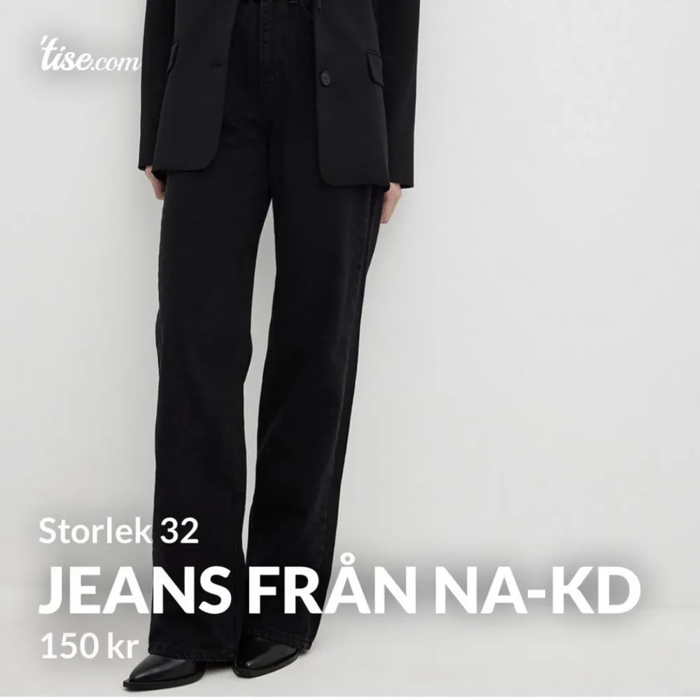 Säljer dessa jeansen som är svarta/ gråa i tvätten. Storlek 32. Mid i midjan. Säljer de för 70kr+frakt🤍. Jeans & Byxor.