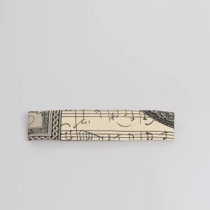 Hårband Zara - Superfint hårband som är gjort av resttyg från en möbelaffär. Har resår baktill så passar alla huvudstorlekar😇 