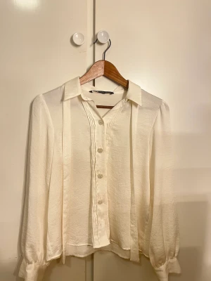 Zara Blus - kommer inte till sån stor användning, nyskick ❤️