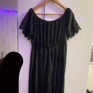 Jumpsuit - Aldrig använd jumpsuit från Shein (strl L/Xl)