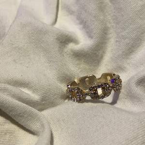 Guld ring - Accessoarer | Plick Second Hand