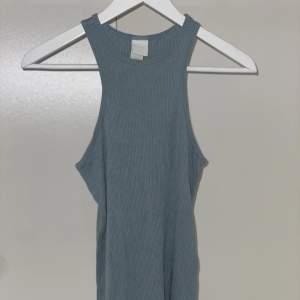 🦋En nyans av blått linne 🦋Köpt på H&M i LA 🦋Stl S 🦋Pris 50kr