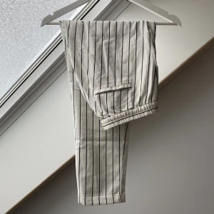 Kostymbyxor  - Kostymbyxor i storlek 36! Köparen står för frakten 📦 