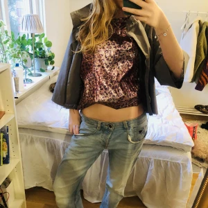 Kortärmad jacka - Säljer denna super snygga kortärmade jackan! 