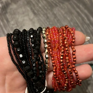 Armband  - Massor av olika armband. 20kr för alla + frakt 