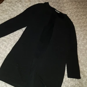 Cardigan - Säljer en fin cardigand från only i stl XS. Köparen står för frakten 