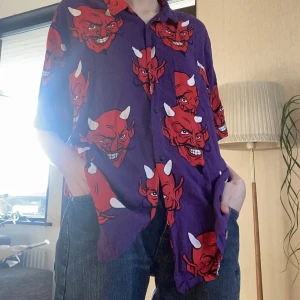 Galen sommarskjorta  - Väldigt fin och färgglad skjorta! Användes ett fåtal gånger!! 