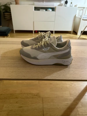 Puma Cruise Raider - Sneakers i mycket bra skick