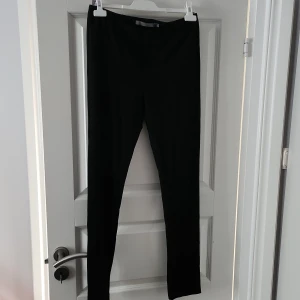 Byxor - Svarta byxor Tiger of Sweden