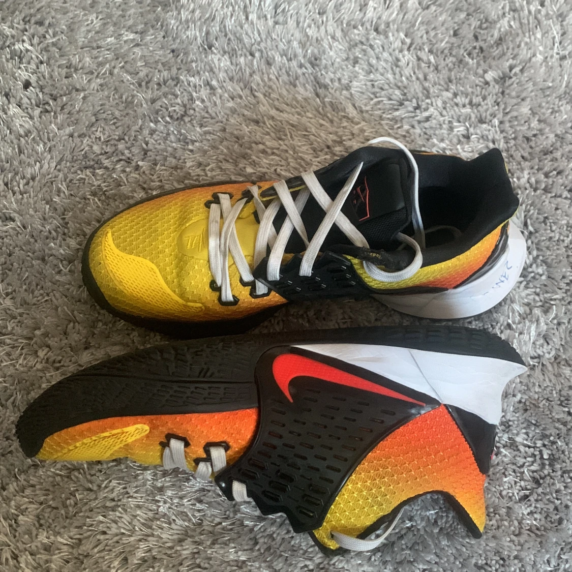 Kyries low 2 sunset - 90