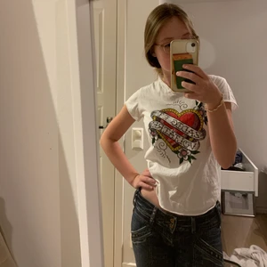Zadig tshirt - Säljer denna fina Zadig tshirt eftersom den inte kommer till användning😇😇❤️🙏🏼 inget fel på den, nypris 649kr