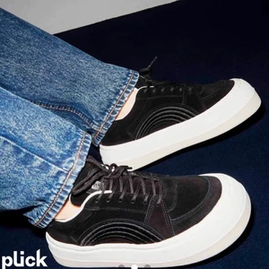 Skor Eytys - Säljer dessa skor i storlek 38 från Eytys. I bra skick men tecken på användning finns. Skriv privat för fler bilder😁