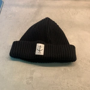 Resteröds svart mössa beanie - Svart mössa Resteröds oanvänd. Onesize