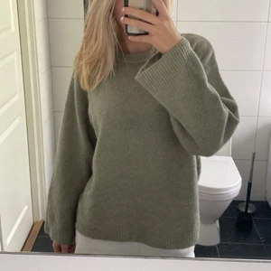 Grön stickad  - Säljer denna fina stickade tröja från laget 157!💕kom privat vid intresse. 