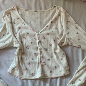 Topp - Gullig topp, säljer för den inte längre är min stil