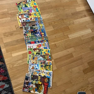 Bamse tidningar  - Bamse tidningar säljes från åren 1979-1997. Alla tidningarna är i bra skick och kompletta. Alla 17st säljes för totalt 450kr (pris kan diskuteras)