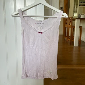 Odd molly linne  - Linne från Odd molly i ljusrosa. Fint skick!