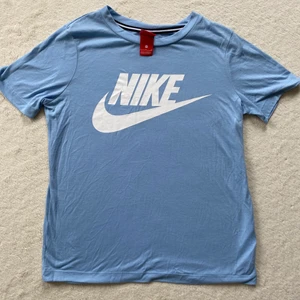 T-shirt - Blå Nike T-shirt🫶🏻 hel och fräsch❤️