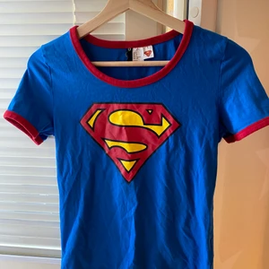 T shirt  - Som ny  #superman #tshirt