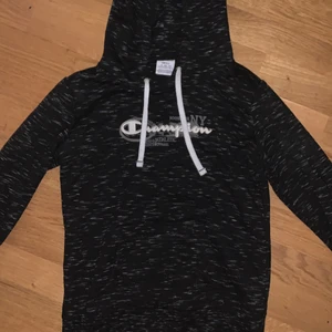 Champion hoodie  - Mysig Champion hoodie! storlek-S