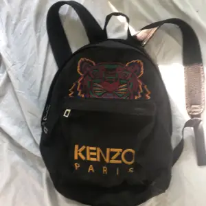 Kenzo ryggsäck  7/10 condition  