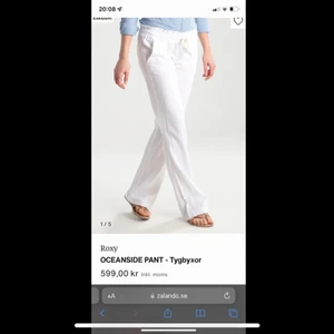Roxy byxor strl M - Säljer dess Roxy linnebyxor strl M men passsar S nypris 600 mitt pris 430💗
